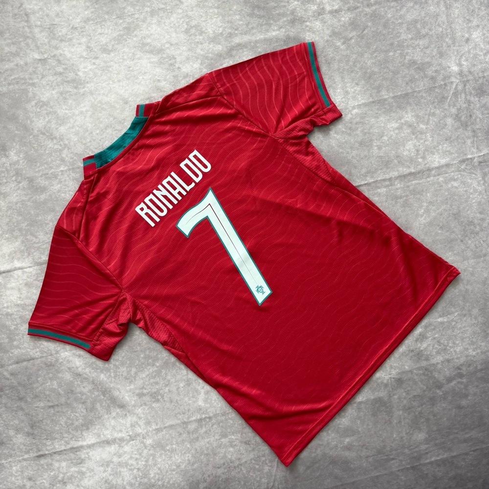 Portugal Home Jersey Ronaldo 7 - Picture 6 of 7